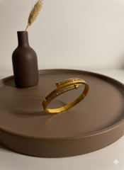 Golden Curve Sparkle Bangle
