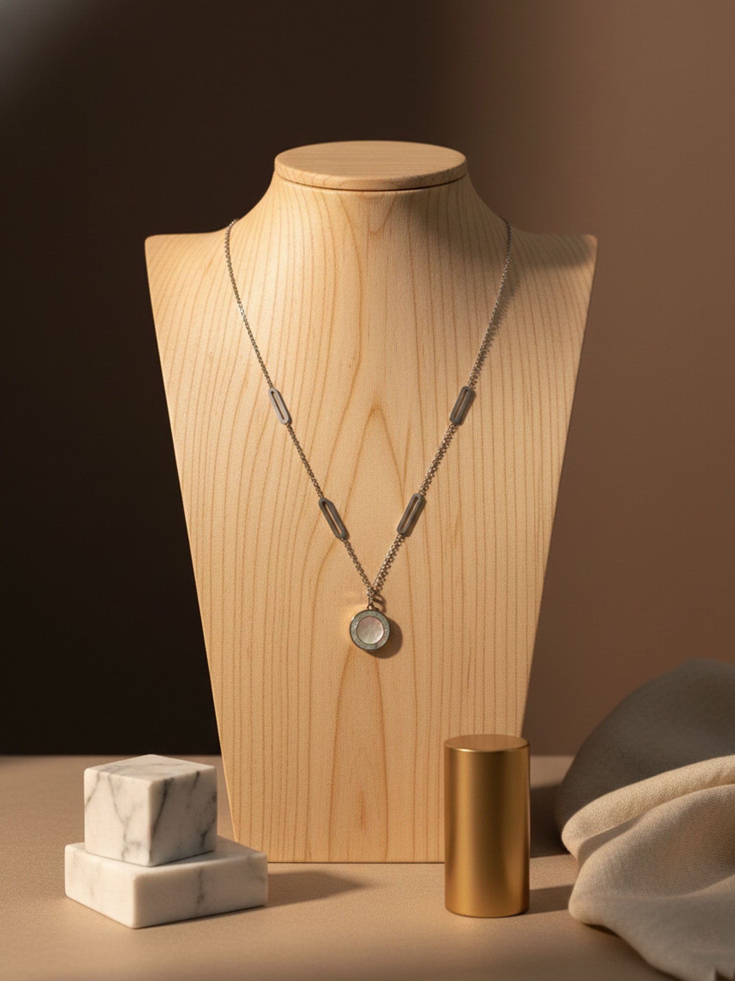 Eclipse Link Pendant Necklace