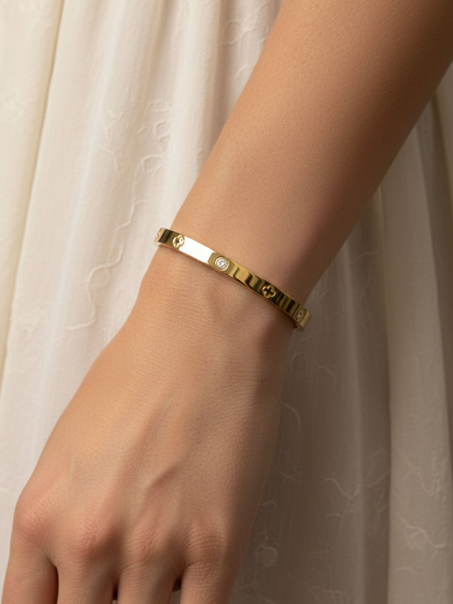 Clover Luxe Signature Bangle